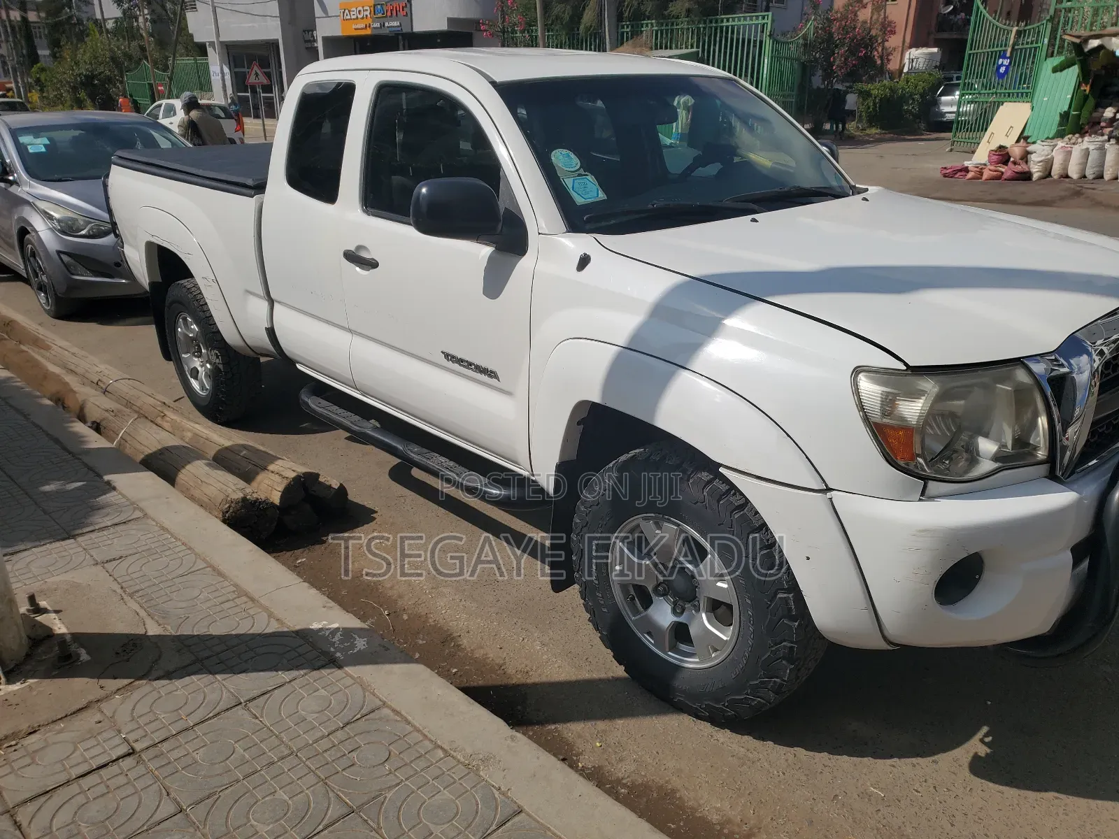 Toyota Tacoma Access Cab Automatic 2011 White