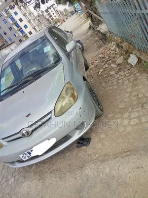 Toyota Platz 2005 Silver