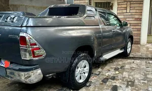 Toyota Hilux 2019 Gray