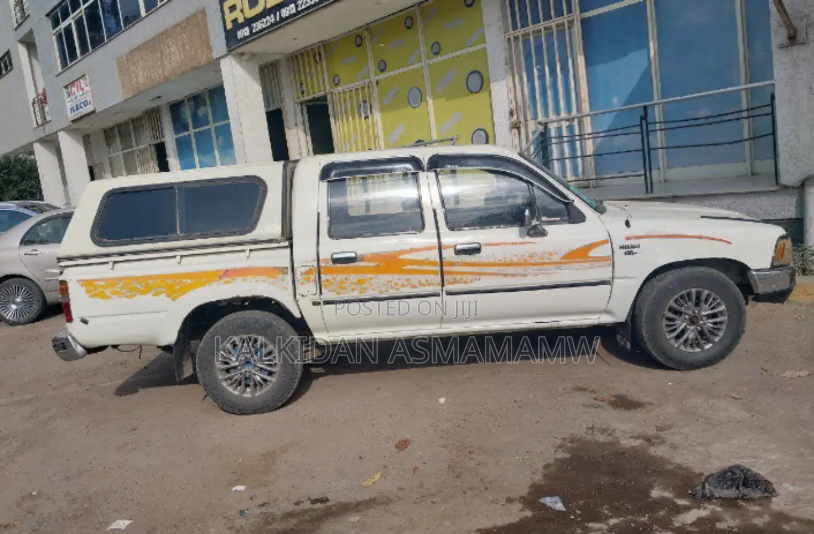 Toyota Hilux 1989 White