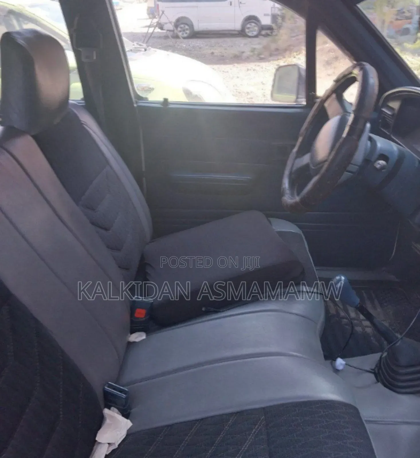 Toyota Hilux 1989 White