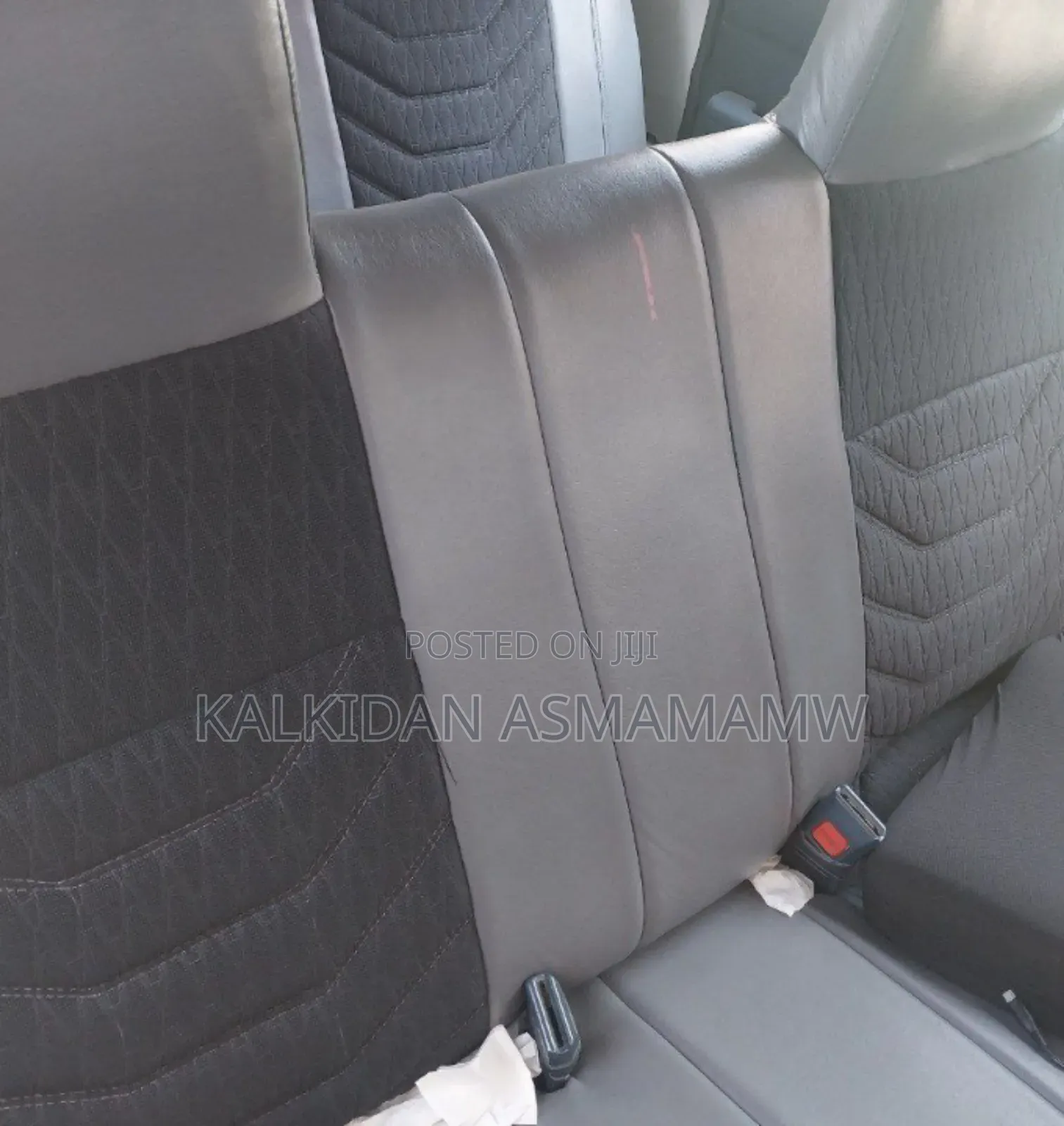 Toyota Hilux 1989 White