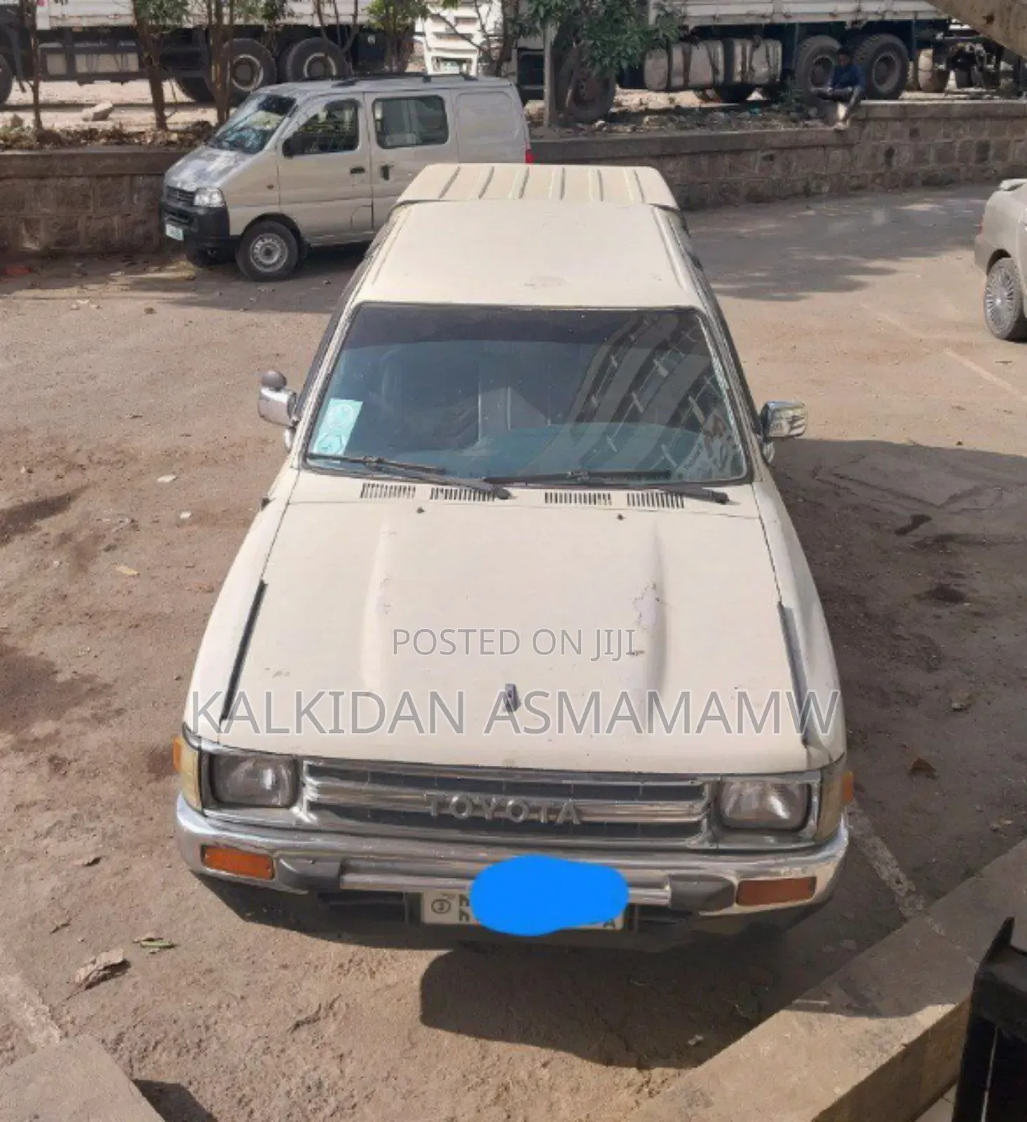 Toyota Hilux 1989 White