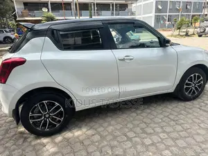 Suzuki Swift 2023 White