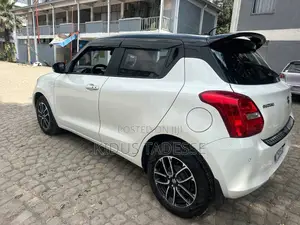 Suzuki Swift 2023 White
