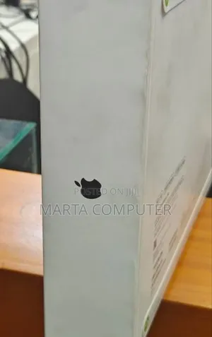 Photo - New Laptop Apple MacBook 16GB Apple M5 SSD 512GB