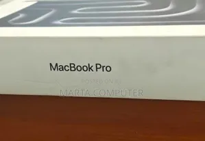 New Laptop Apple MacBook 16GB Apple M5 SSD 512GB