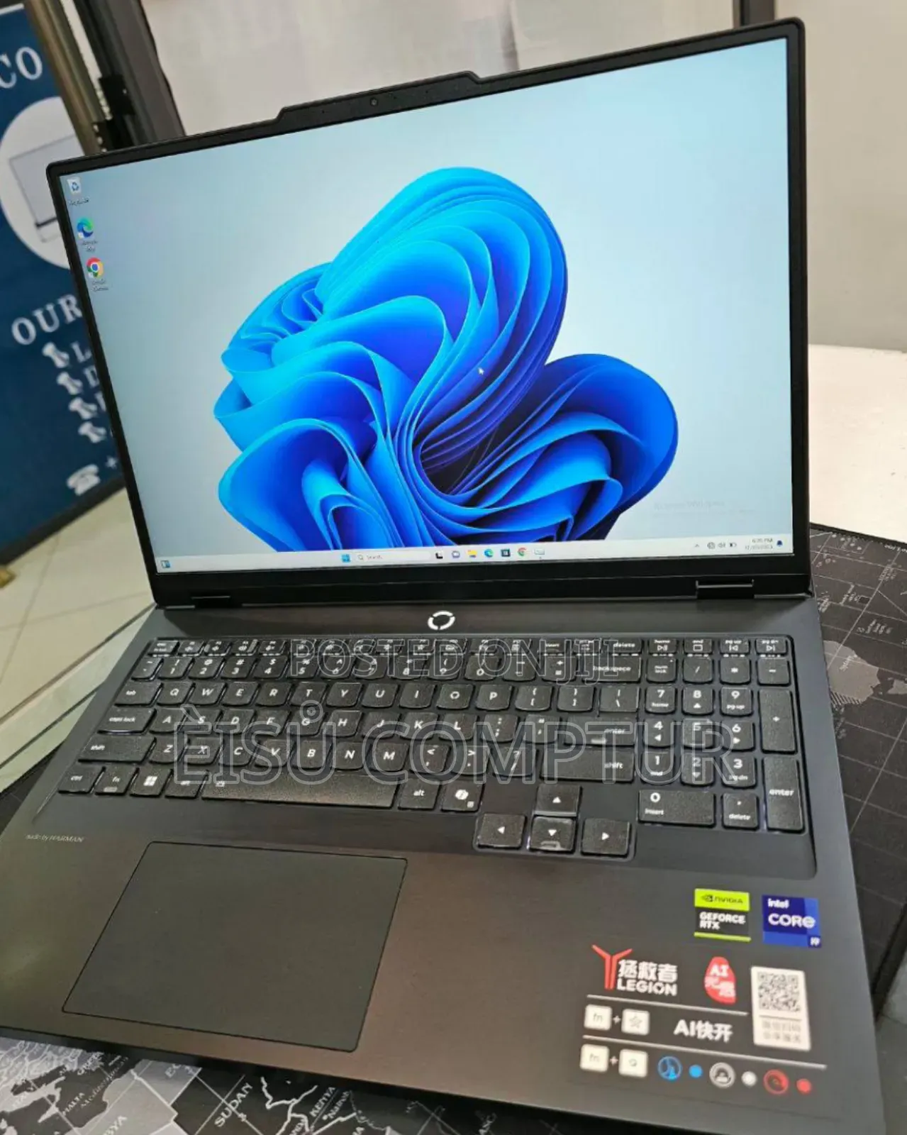 New Laptop Lenovo Yoga 700 16GB Intel Core I9 SSD 1T