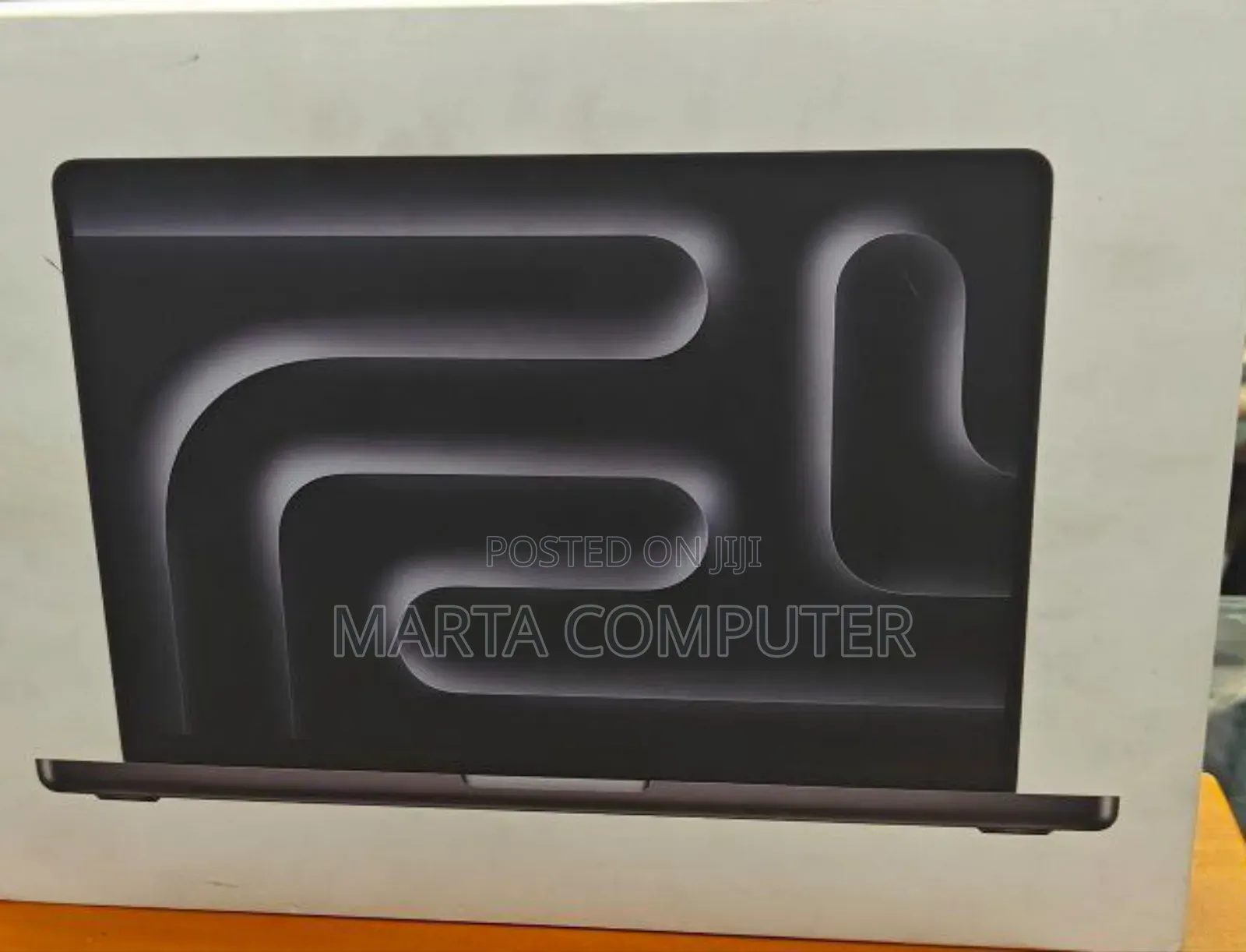 New Laptop Apple MacBook 16GB Apple M5 SSD 512GB