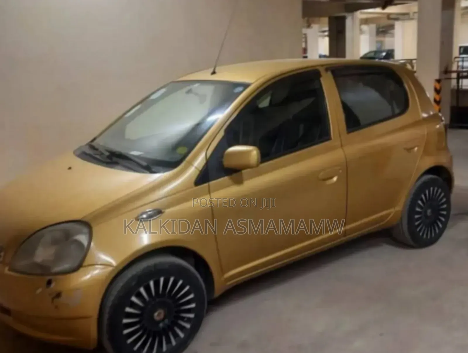 Toyota Vitz 2001 Yellow