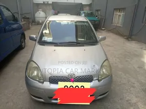 Photo - Toyota Vitz 2003 Silver
