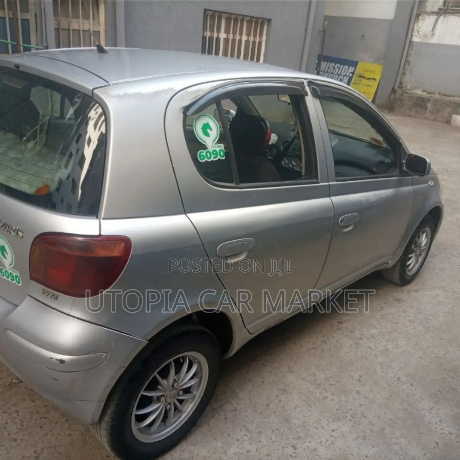 Toyota Vitz 2003 Silver