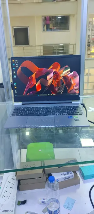 New Laptop HP Omen 16 16GB Intel Core I7 SSD 1T