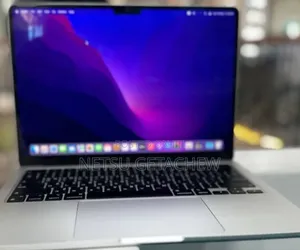 New Laptop Apple MacBook Air 2022 M2 8GB Apple M2 SSD 256GB