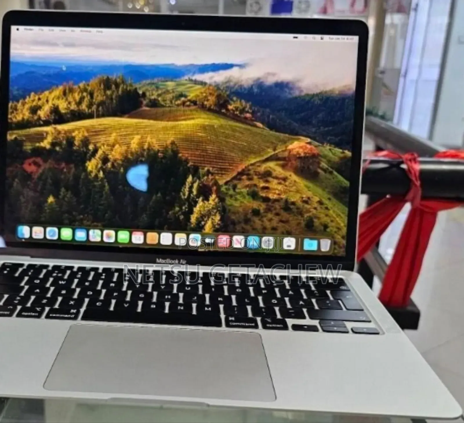 New Laptop Apple MacBook Air 2022 M2 8GB Apple M2 SSD 256GB