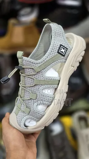 New Arrival ጥል ፋልፋ Casual Sandel Made in Vietnam