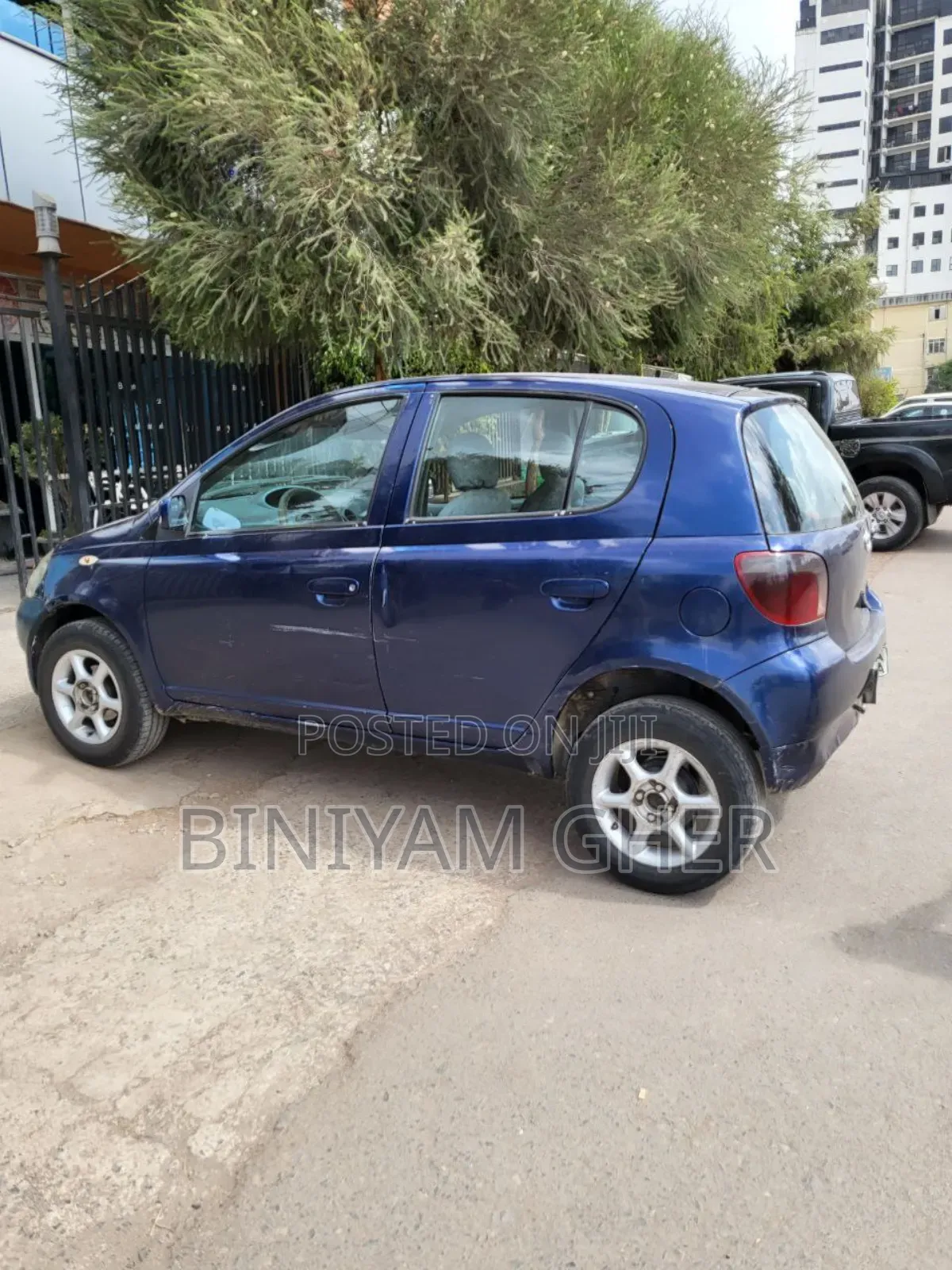 Toyota Vitz 2001 Blue