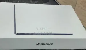 New Laptop Apple MacBook Air 2025 M4 13-Inch 16GB Apple M4 SSD 512GB