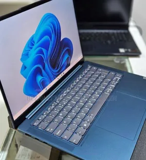 Photo - New Laptop Lenovo Thinkpad X13 Yoga 16GB Intel Core I7 SSD 512GB