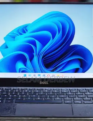 New Laptop Dell XPS 13 8GB Intel Core I7 SSD 256GB