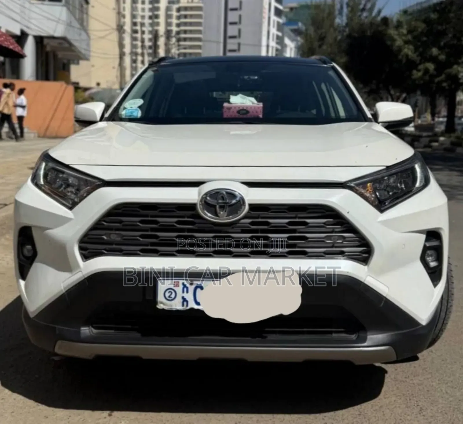 Toyota RAV4 2022 White
