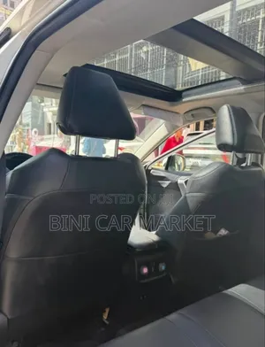 Toyota RAV4 2022 White