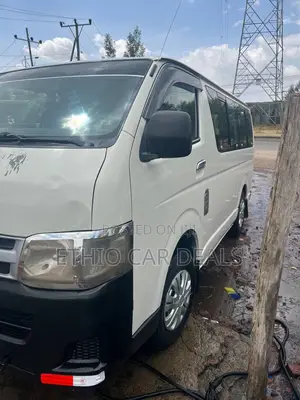 Toyota HiAce 2010 White