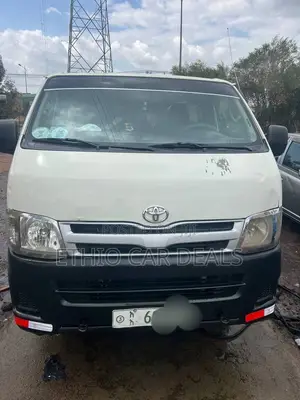 Photo - Toyota HiAce 2010 White