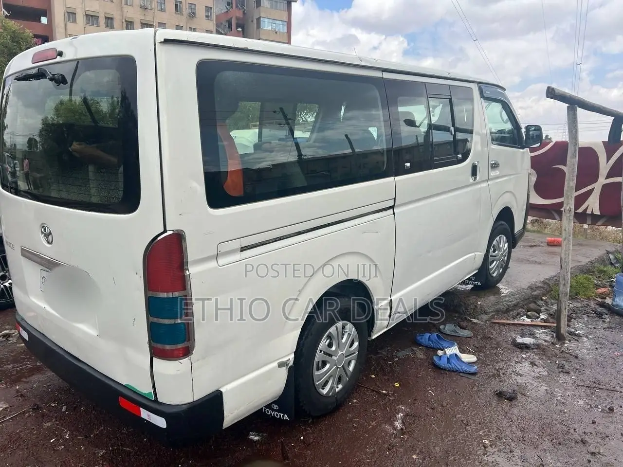 Toyota HiAce 2010 White