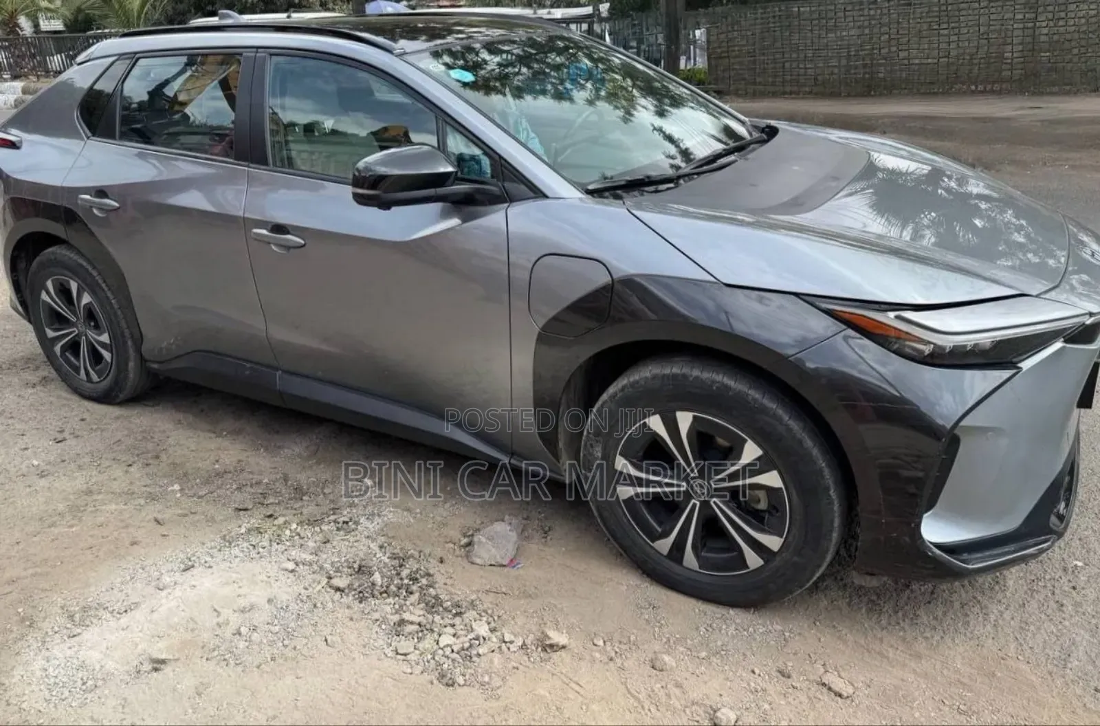 Toyota bZ4X 71.4 kWh FWD 2023 Gray