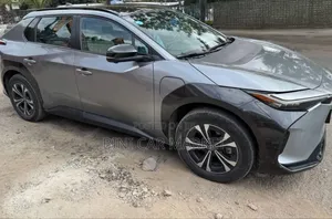 Toyota bZ4X 71.4 kWh FWD 2023 Gray