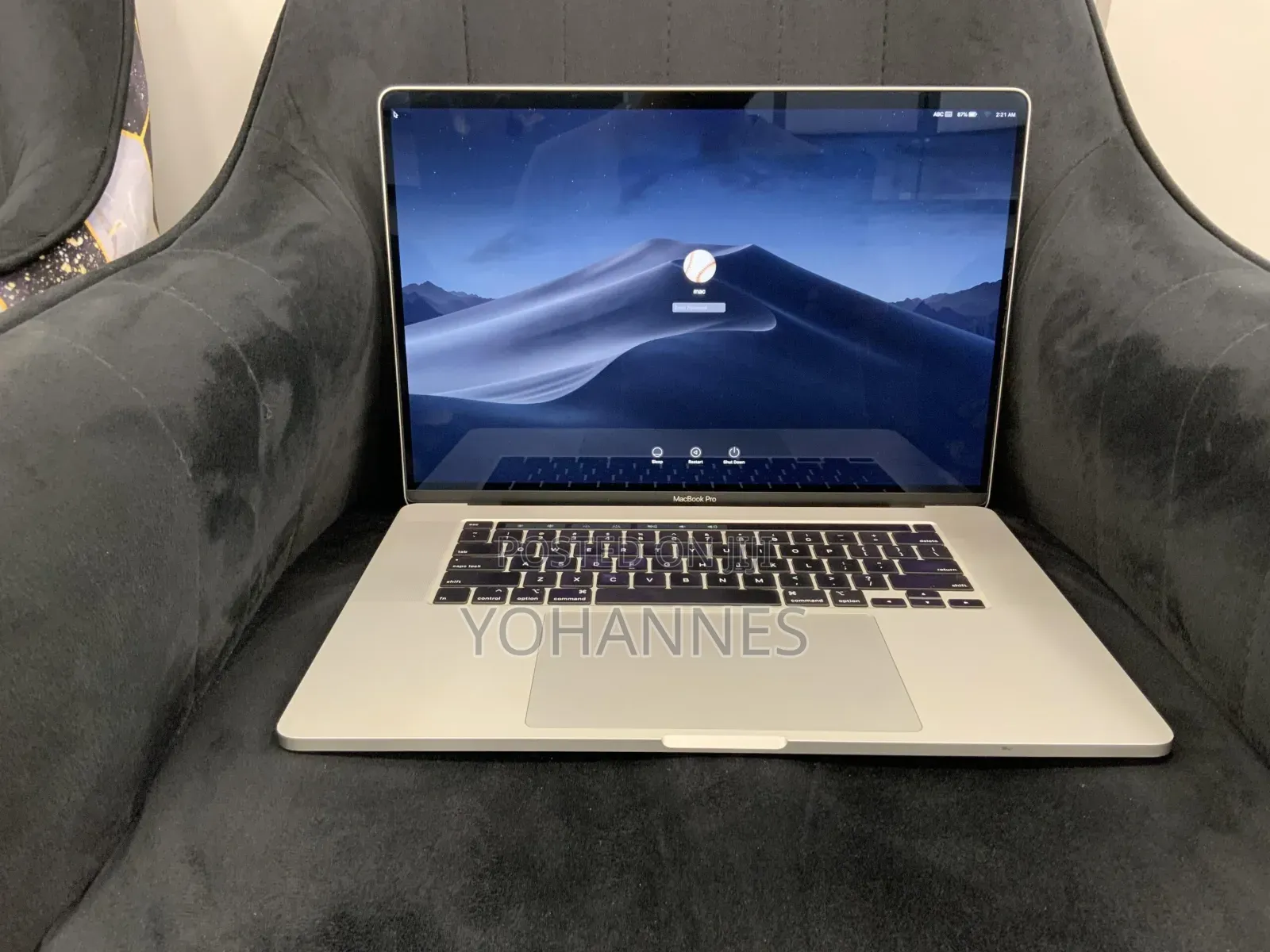 New Laptop Apple MacBook Pro 2019 16GB Intel Core I7 SSD 512GB
