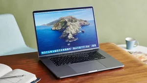 New Laptop Apple MacBook Pro 2019 16GB Intel Core I7 SSD 512GB