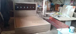 1,50 ላሚኔት አልጋ