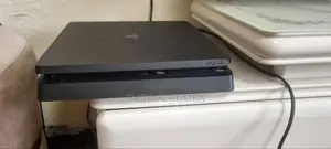 Photo - Playstation 4 Slim