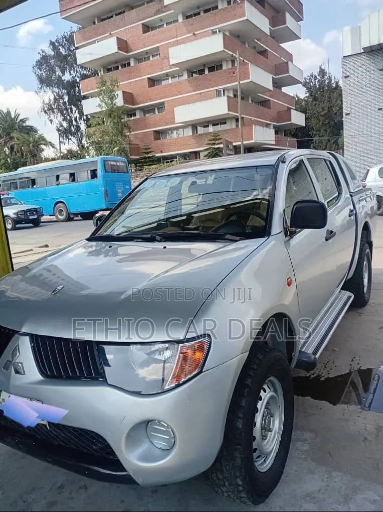 Mitsubishi L200 2008 Silver