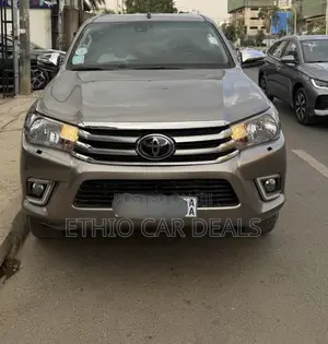 Toyota Hilux 2018 Gold