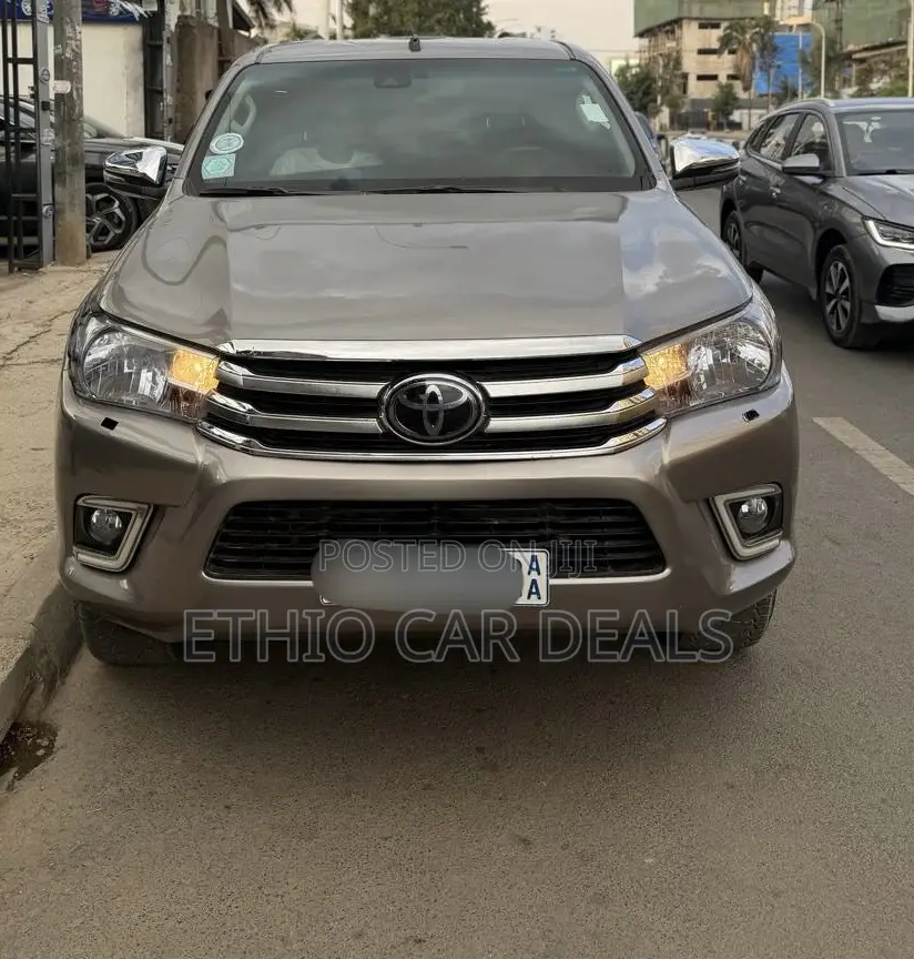 Toyota Hilux 2018 Gold