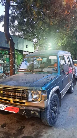 Photo - Mitsubishi Pajero 1988 Green