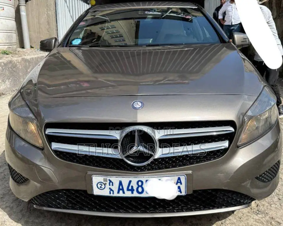Mercedes-Benz A-Class 2013 Brown