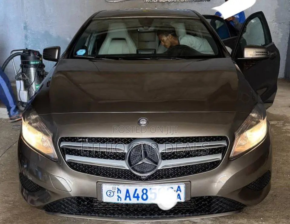 Mercedes-Benz A-Class 2013 Brown