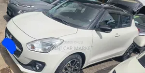 Suzuki Swift 2022 White