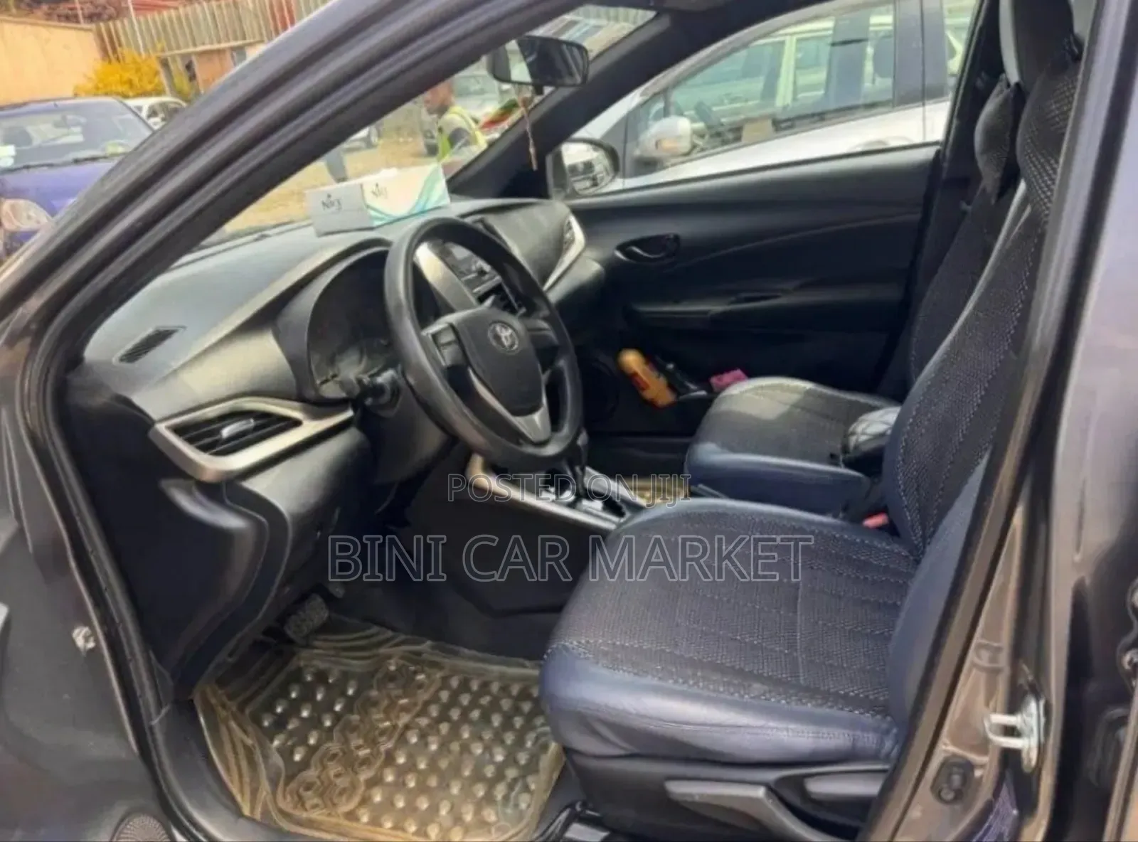 Toyota Yaris 2020 Gray