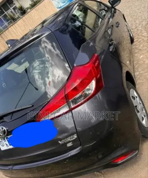 Toyota Yaris 2020 Gray