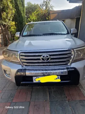 Photo - Toyota Land Cruiser 4.6 V8 VX-R 2012 Silver