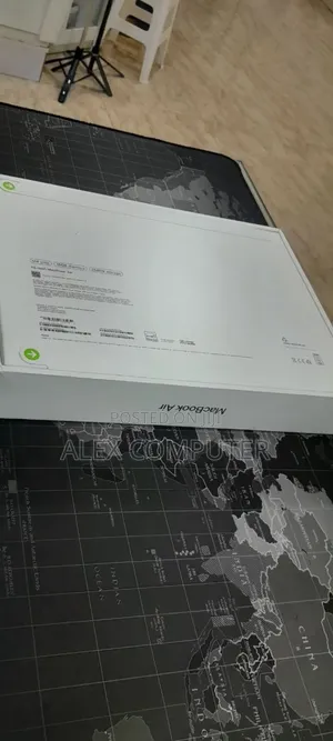 New Laptop Apple MacBook Air 2025 M4 13-Inch 16GB Apple M4 SSD 256GB