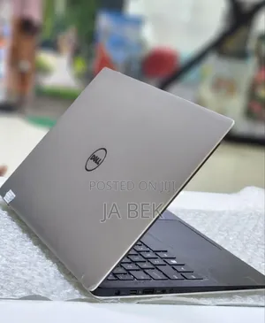 New Laptop Dell XPS 15 8GB Intel Core I7 SSD 256GB