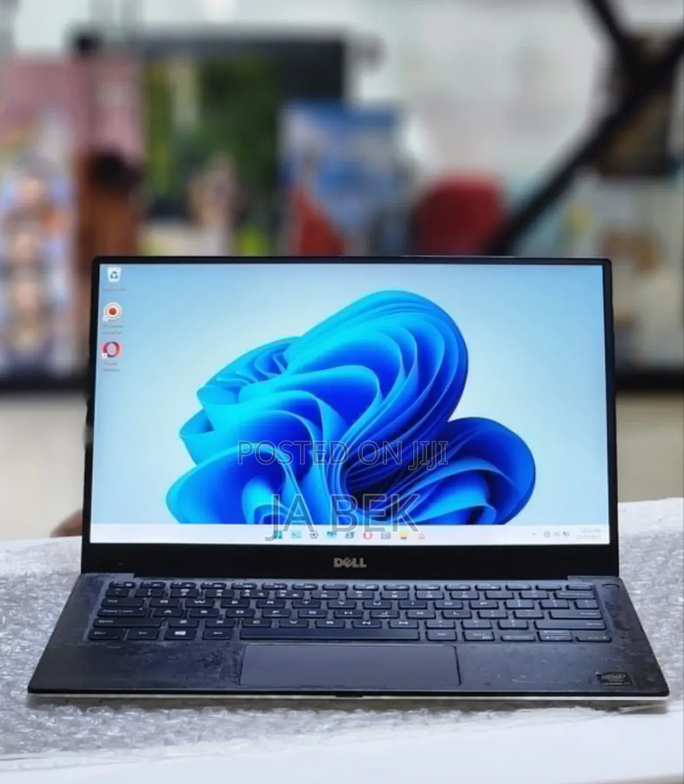 New Laptop Dell XPS 15 8GB Intel Core I7 SSD 256GB