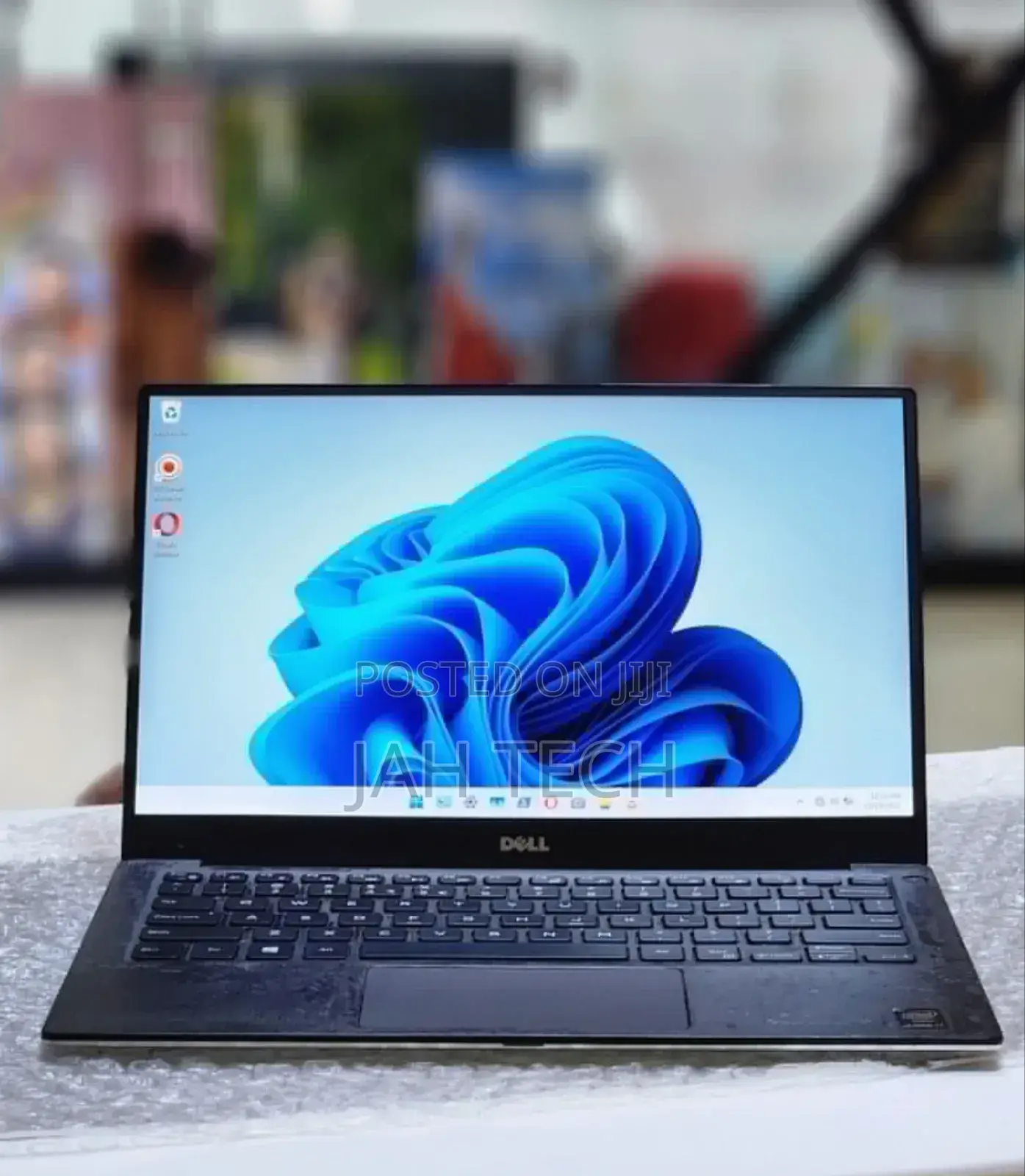New Laptop Dell XPS 15 8GB Intel Core I7 SSD 256GB