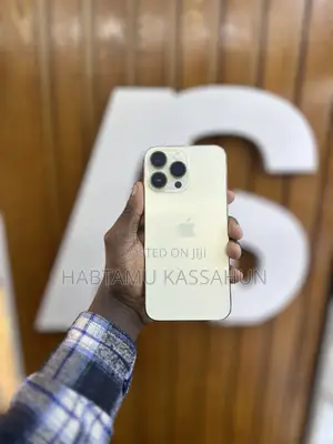 Photo - Apple iPhone 14 Pro Max 256 GB Gold